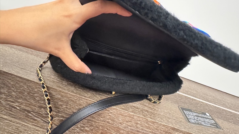 香奈兒Chanel coco handle24小號 黑色毛毛金釦限量鏈條小包 handle 極新-13