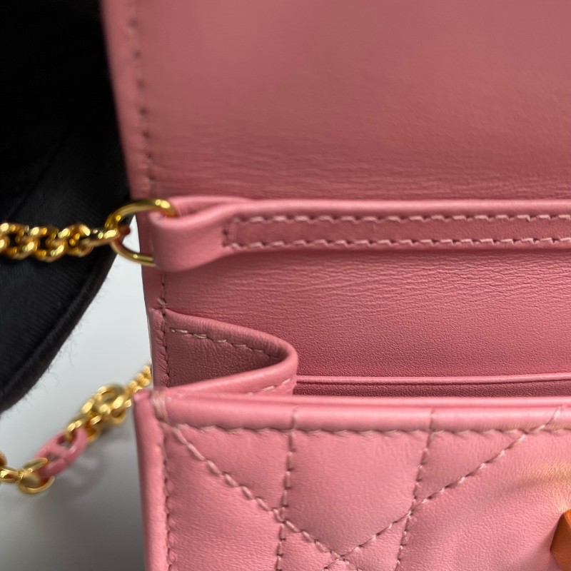 Dior 粉色全皮金扣miss Caro超迷你鏈條包-17