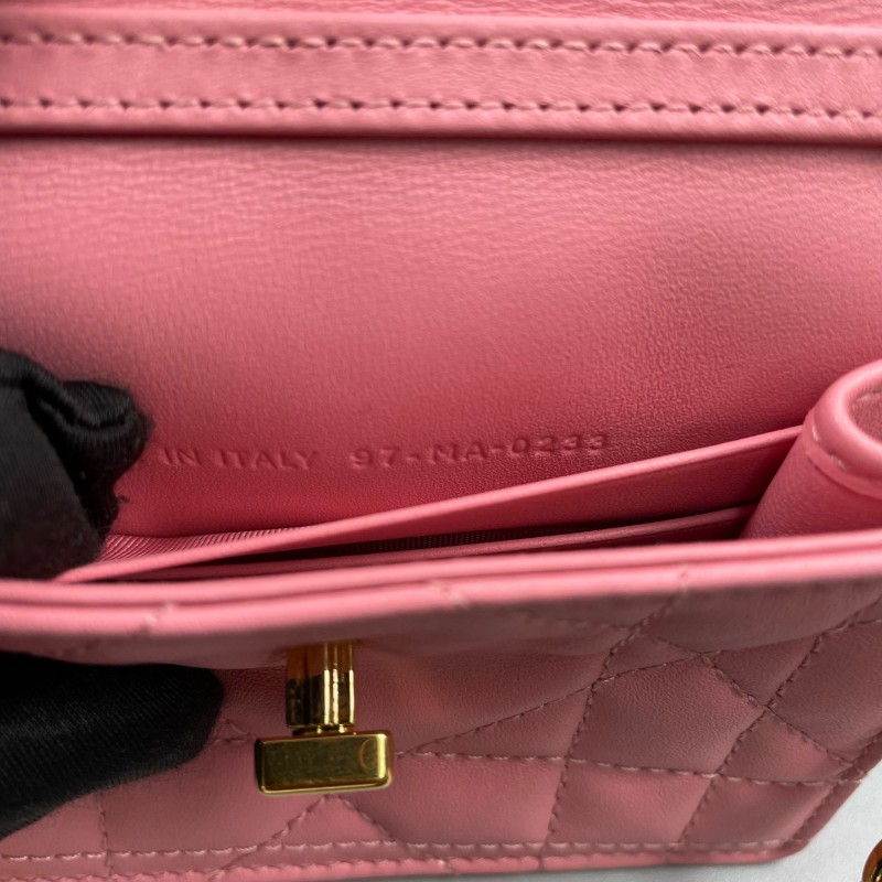 Dior 粉色全皮金扣miss Caro超迷你鏈條包-19
