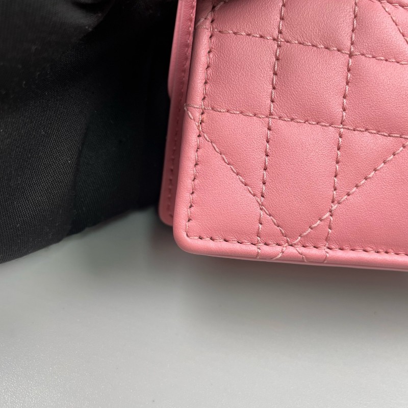 Dior 粉色全皮金扣miss Caro超迷你鏈條包-23