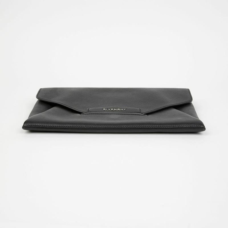 GIVENCHY Antigona 中型信封式手拿包 BB05227012-5