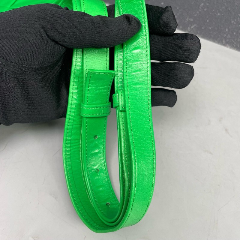 BV 綠色油蠟皮全皮六格cassette編織斜背包-6