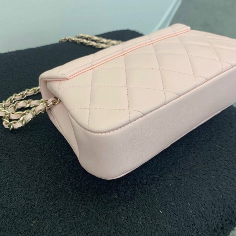 閒置新 CHANEL香奈兒 25S 菱格紋皮穿鏈金扣 肩帶 斜挎單肩包 女款 粉色 鐳射款 底長19-8