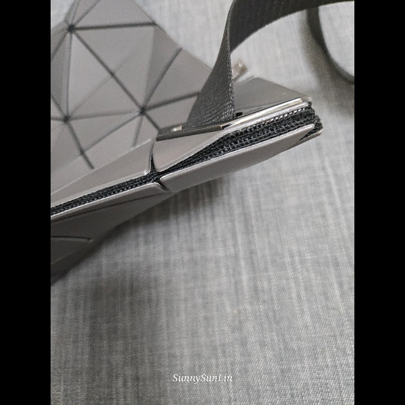 ISSEY MIYAKE 三宅一生BAOBAO 5x6 單肩斜背兩用包 炭灰色-18