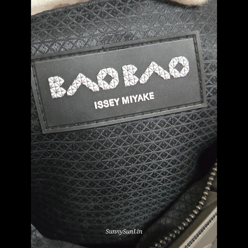 ISSEY MIYAKE 三宅一生BAOBAO 5x6 單肩斜背兩用包 炭灰色-40