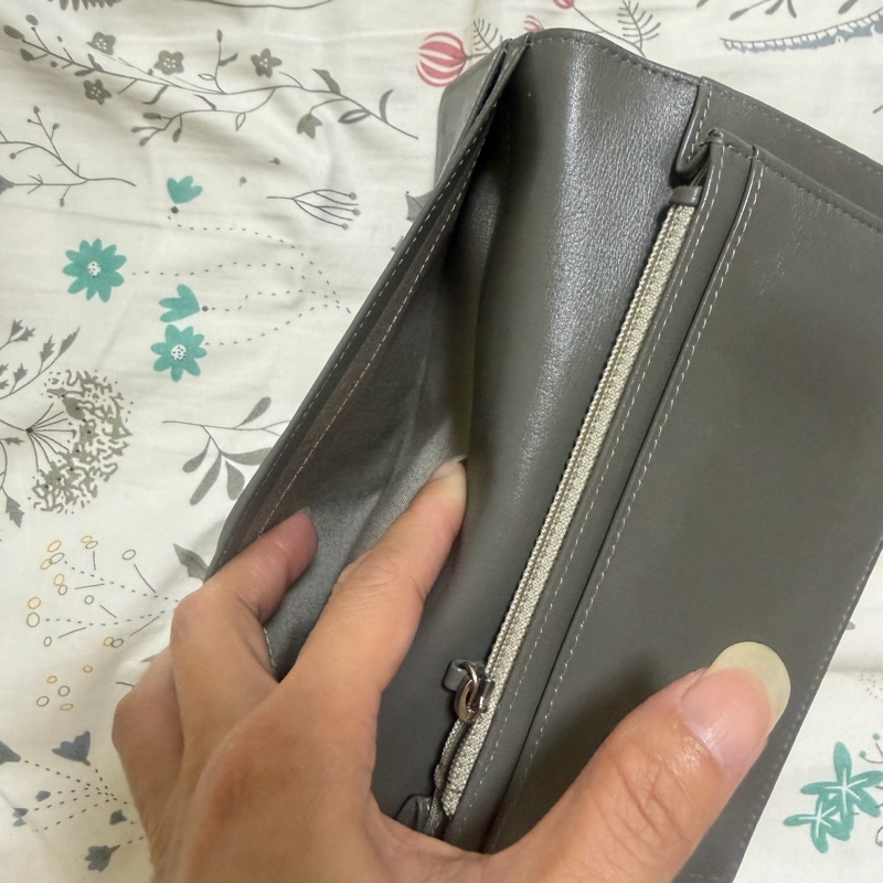 Chanel灰色對開長夾-6