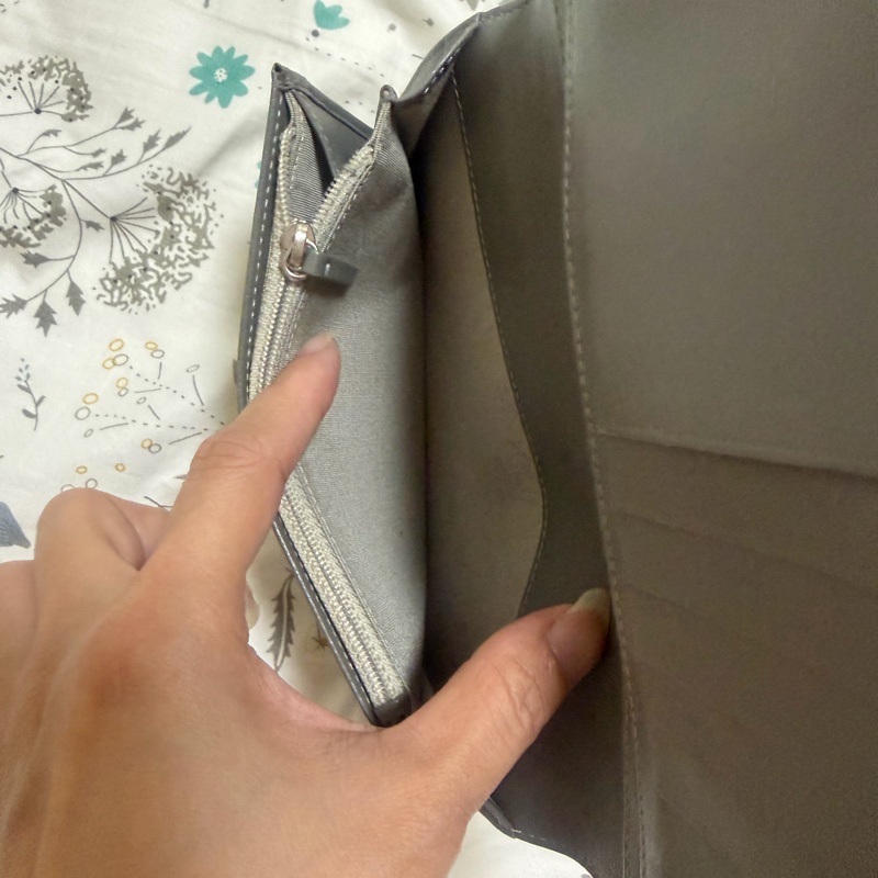 Chanel灰色對開長夾-8