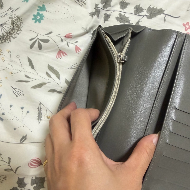 Chanel灰色對開長夾-9