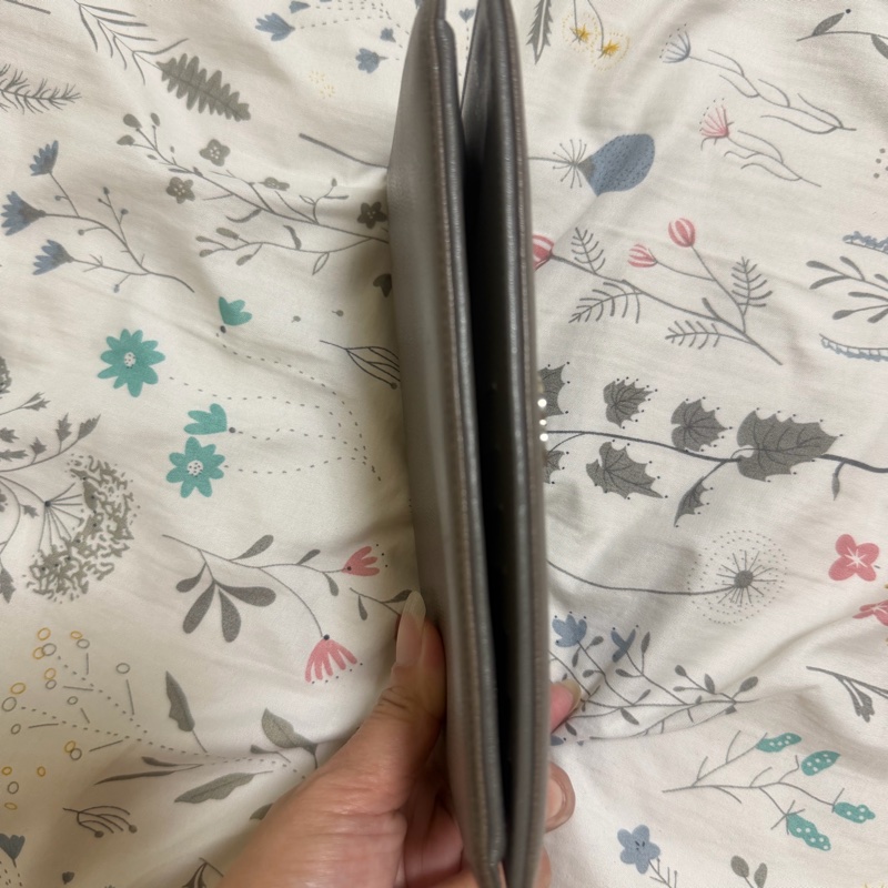 Chanel灰色對開長夾-12