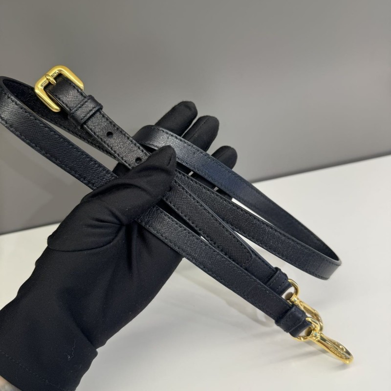 PRADA三角標降落傘尼龍托特包黑色-11