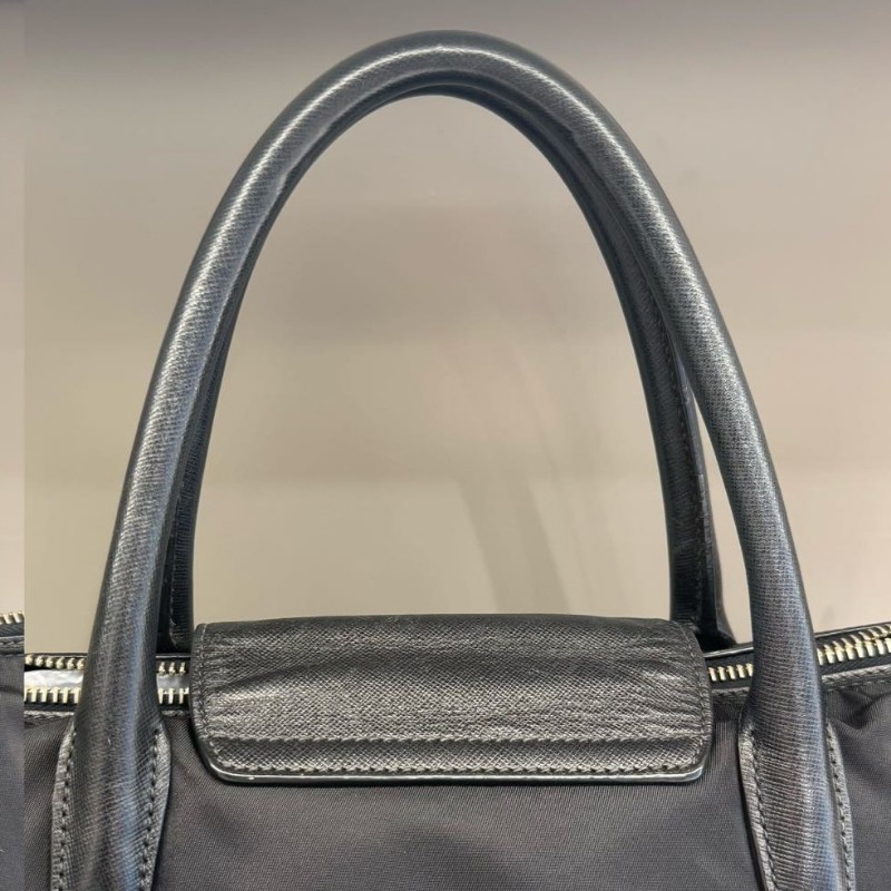 PRADA三角標降落傘尼龍托特包黑色-12