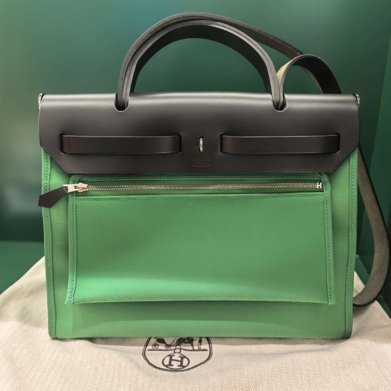 HERMES Herbag zip 31銀扣竹子綠拼黑皮-1
