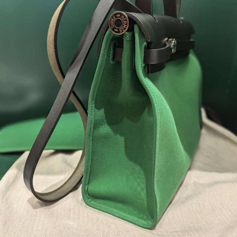 HERMES Herbag zip 31銀扣竹子綠拼黑皮-3