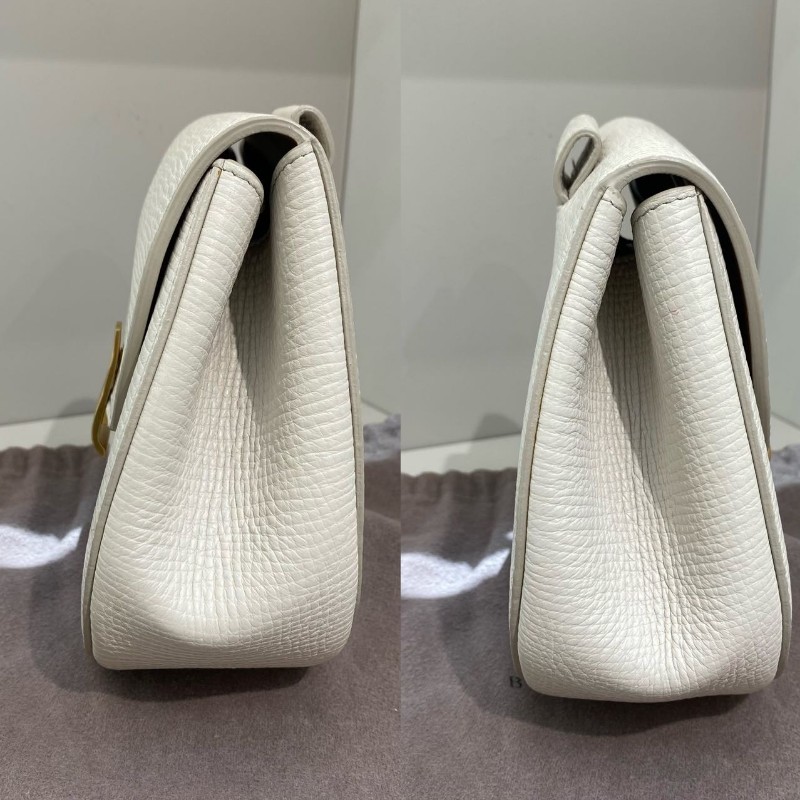 BV小牛皮圓餅馬鞍小豬包白色-3