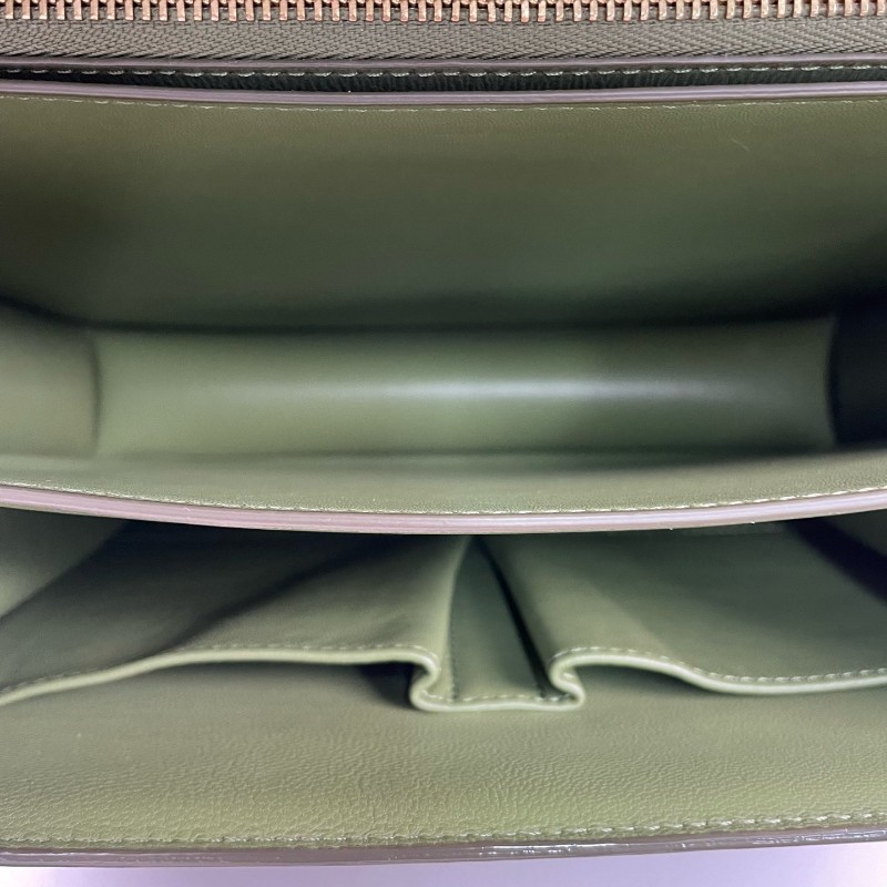 Celine 牙籤紋金扣中號box牛皮 斜背包-7