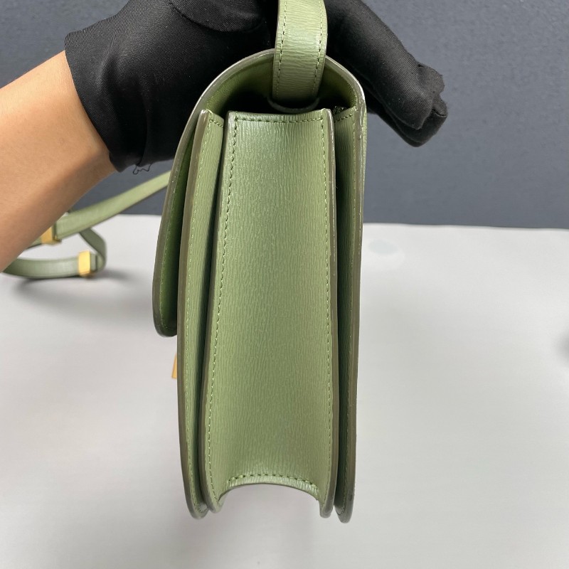 Celine 牙籤紋金扣中號box牛皮 斜背包-11