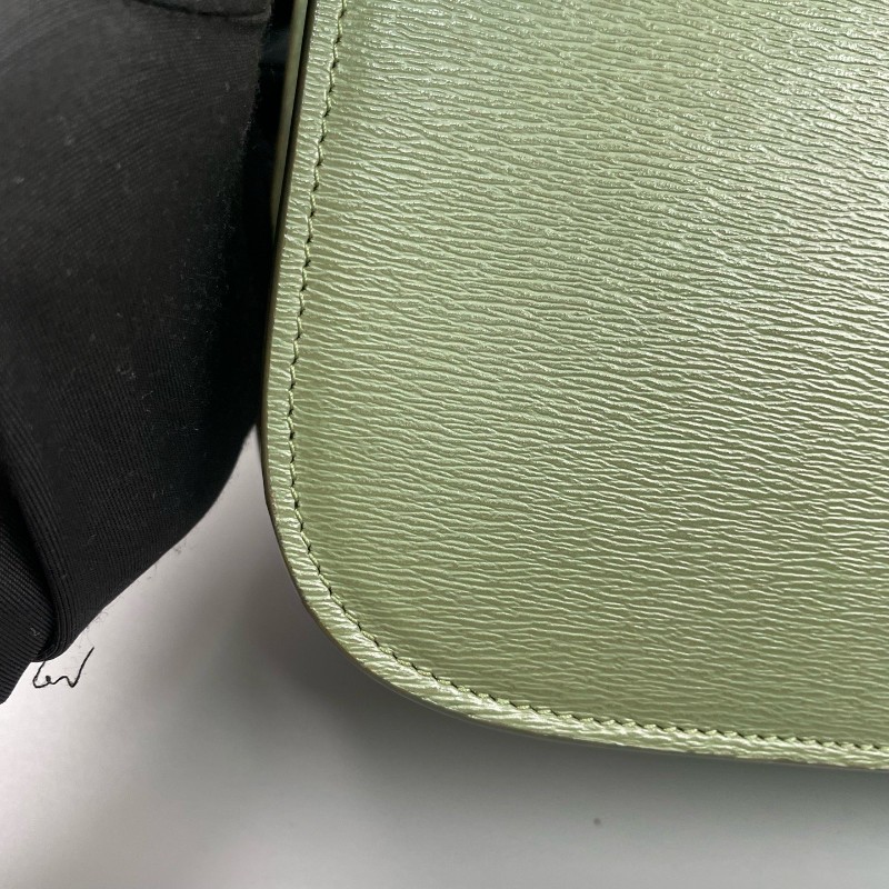 Celine 牙籤紋金扣中號box牛皮 斜背包-24