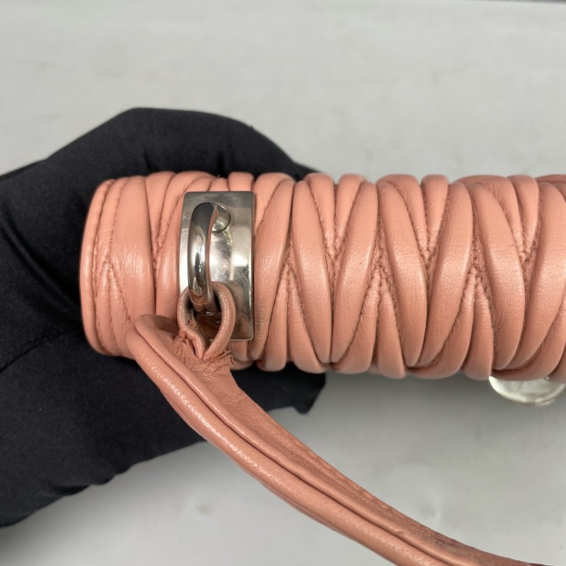 MiuMiu 粉色全皮皺褶手提包肩背包-17