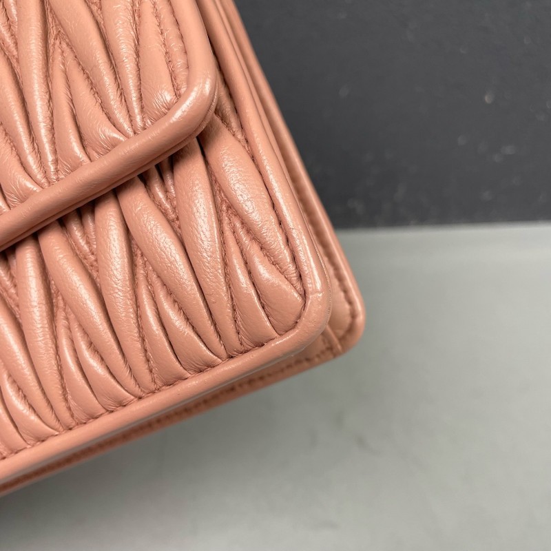 MiuMiu 粉色全皮皺褶手提包肩背包-24