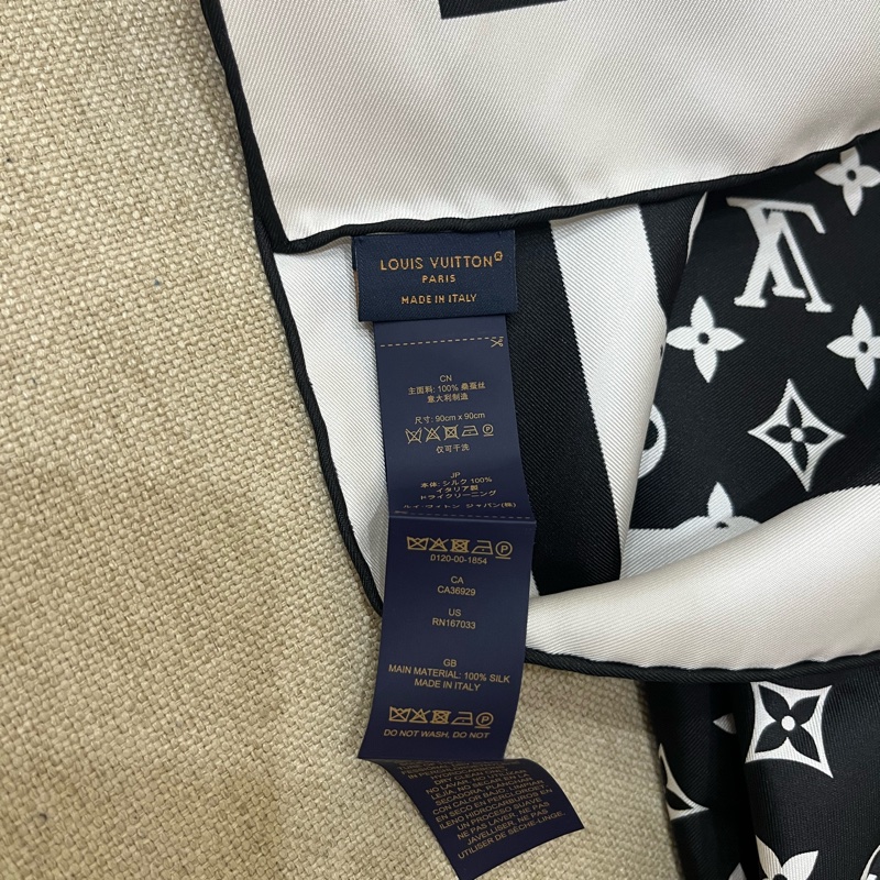 （全新）LV Monogram Silhouette 90方巾 黑/絲巾M97189-3