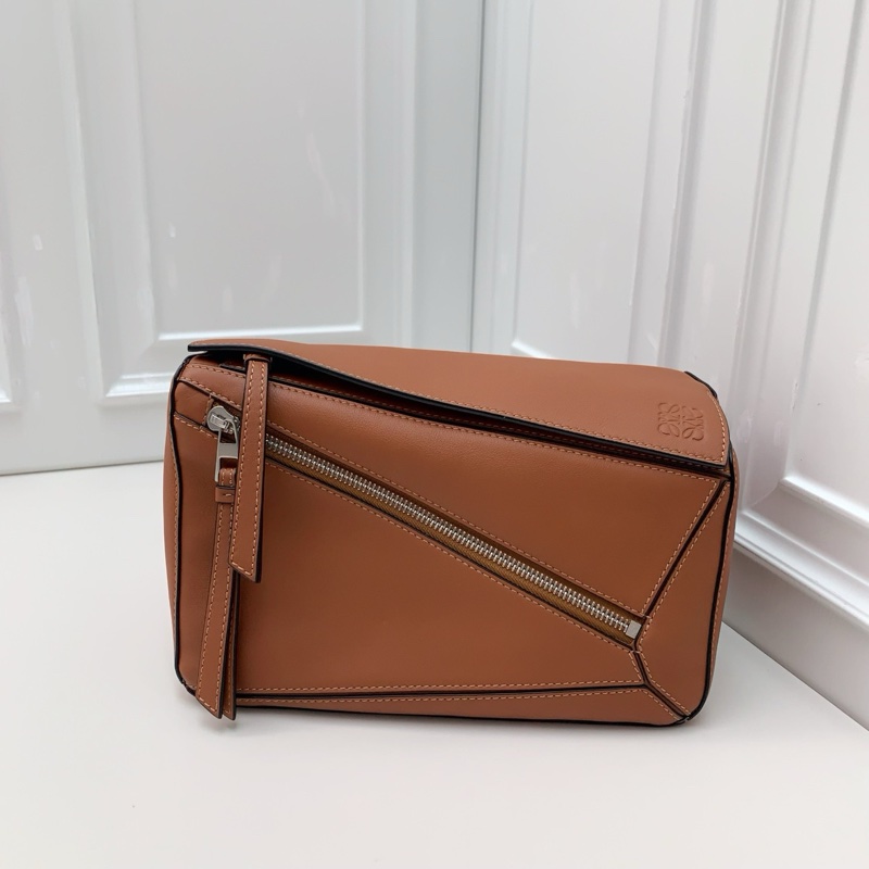 LOEWE  puzzl包 焦糖色金剛色小牛皮-0
