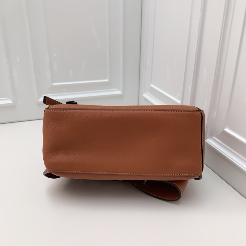 LOEWE  puzzl包 焦糖色金剛色小牛皮-4