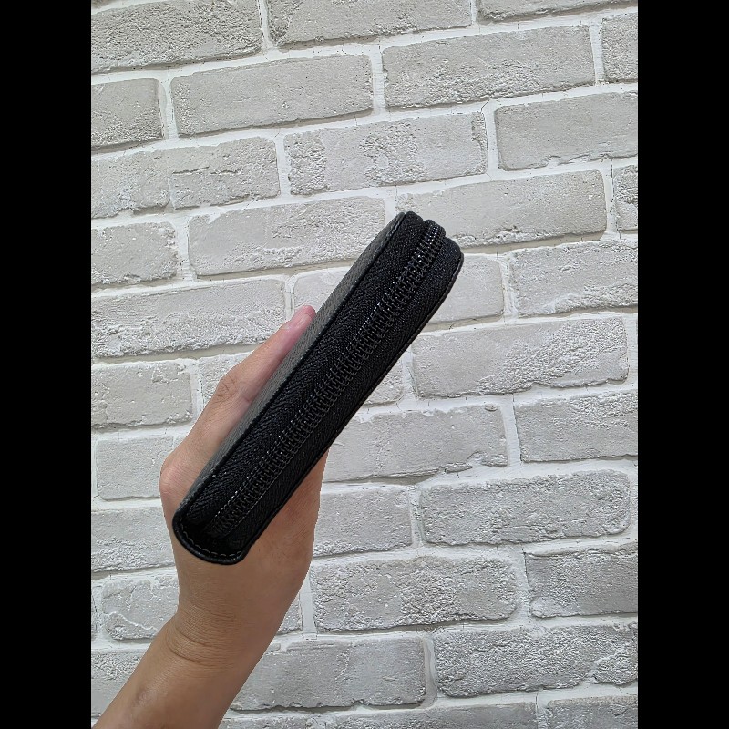 FERRAGAMO 防刮皮萬用大拉鍊長夾 護照手機可入-2