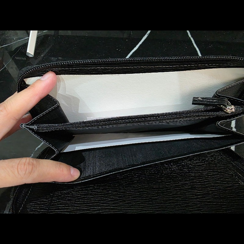 FERRAGAMO 防刮皮萬用大拉鍊長夾 護照手機可入-6