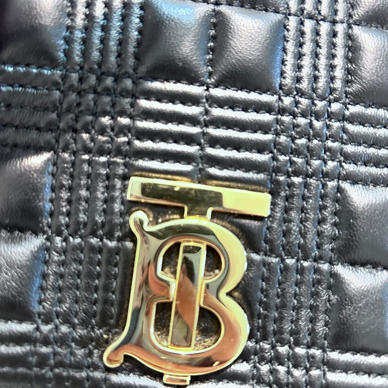 Burberry Lola 黑色皮革 金釦金鍊-5