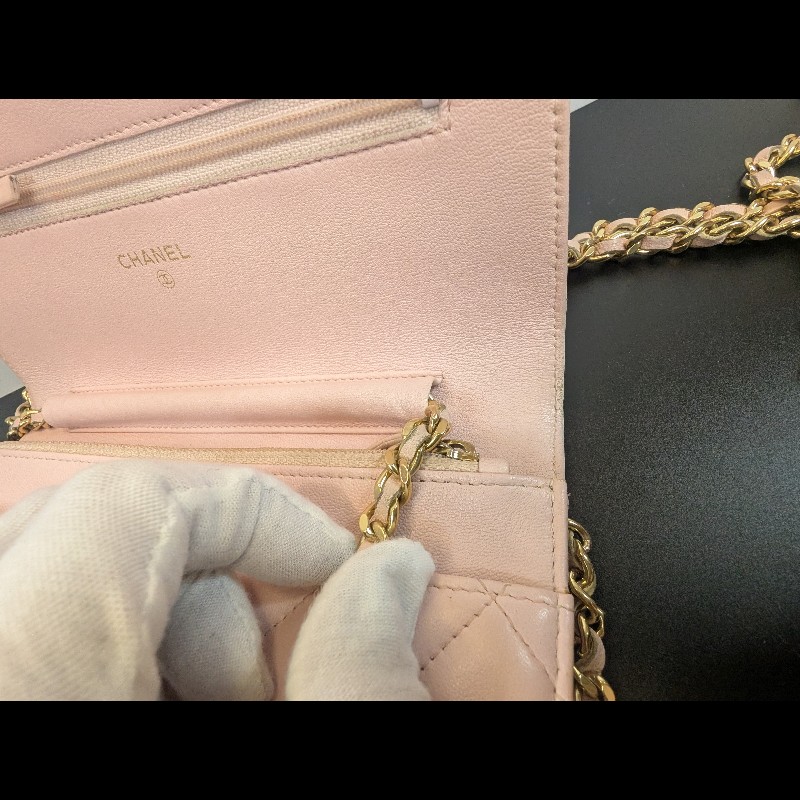 Chanel 稀有櫻花粉 小羊皮鏈條WOC 九成新-11