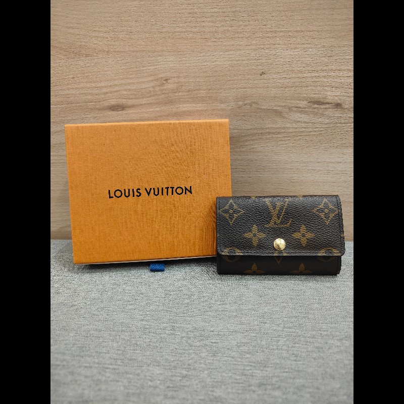 LV 六孔鑰匙包老花-0