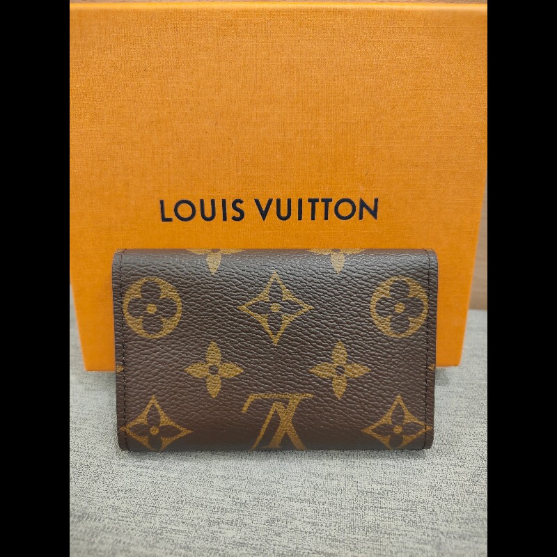 LV 六孔鑰匙包老花-8