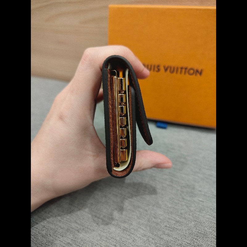 LV 六孔鑰匙包老花-11