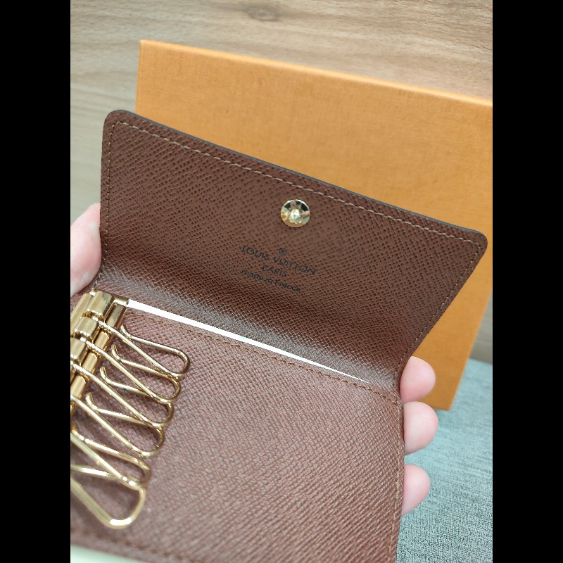 LV 六孔鑰匙包老花-15