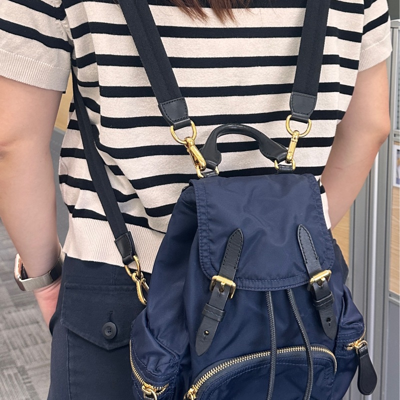 BURBERRY The Rucksack 小型 尼龍斜背式軍旅背包(海軍藍)-4
