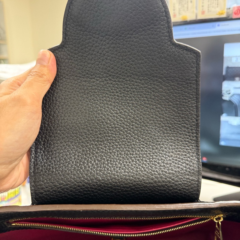 M24727 黑Capucines 金扣大號-2