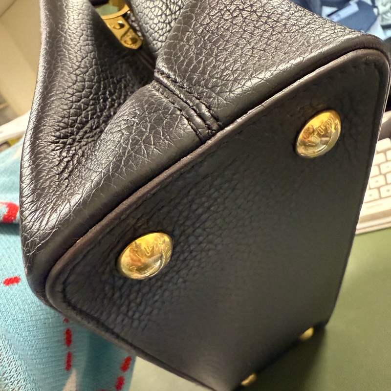 M24727 黑Capucines 金扣大號-11