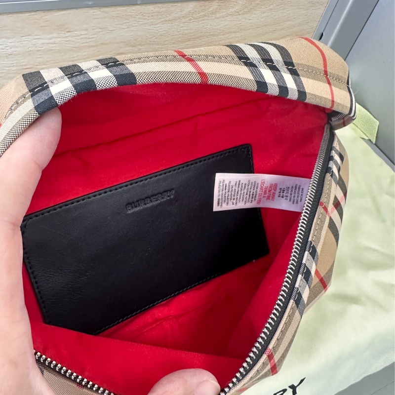 BURBERRY 中款 Vintage 格紋棉質腰包 胸包-8