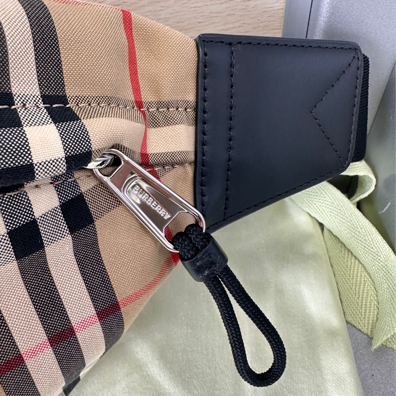 BURBERRY 中款 Vintage 格紋棉質腰包 胸包-12