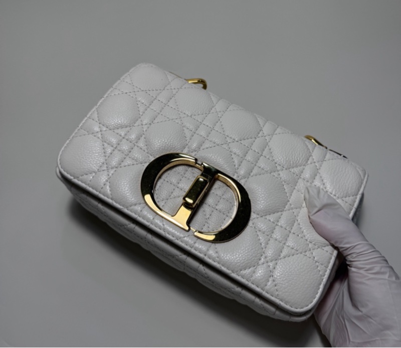 年終出清🎉Dior caro 象牙色小牛皮小型包款-1