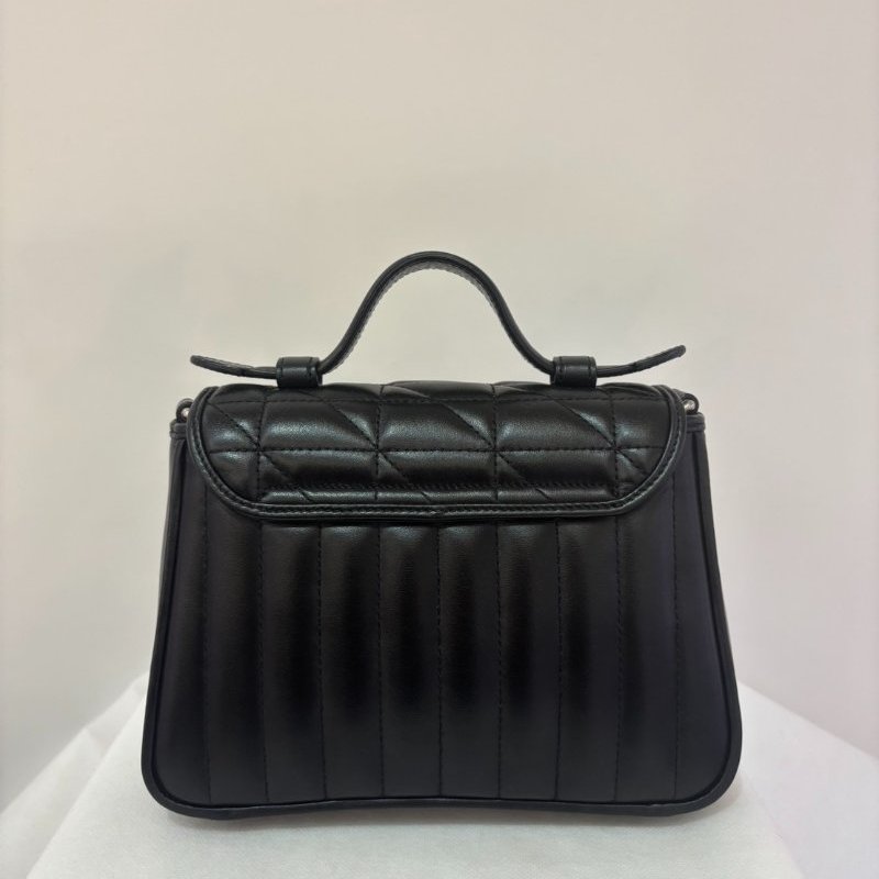 GUCCI Marmont 黑牛皮幾何 Handle 小斜背包-1