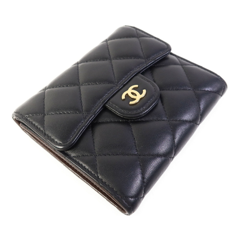 CHANEL 羊皮皮革Trifold Wallet金扣錢包-2