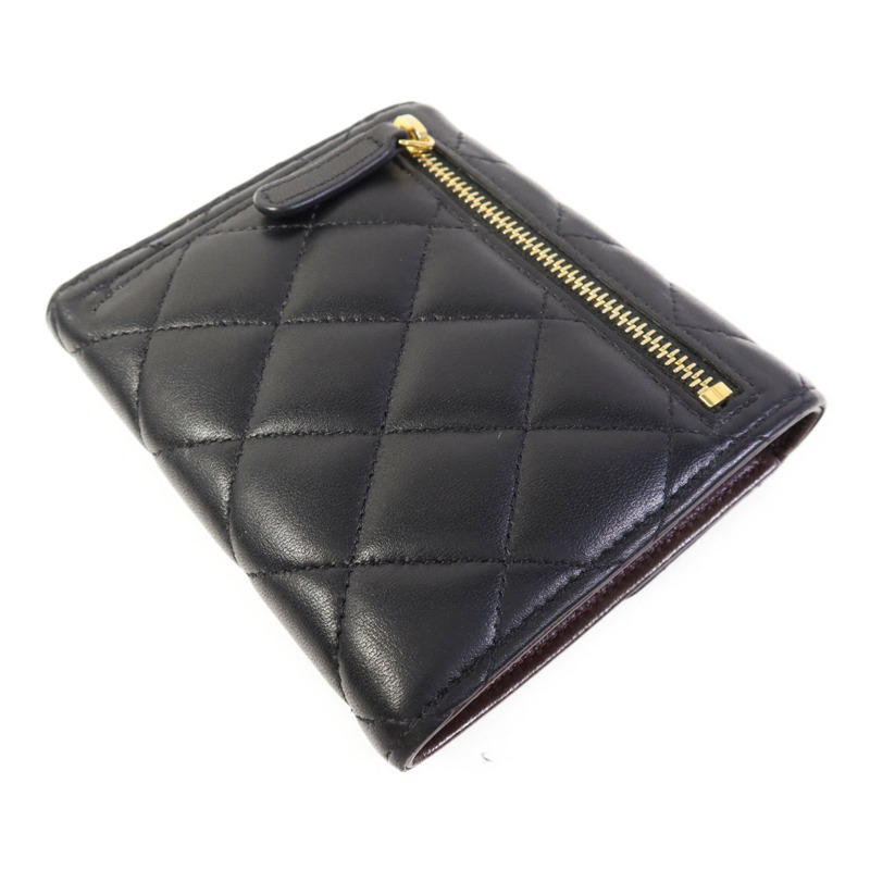 CHANEL 羊皮皮革Trifold Wallet金扣錢包-3