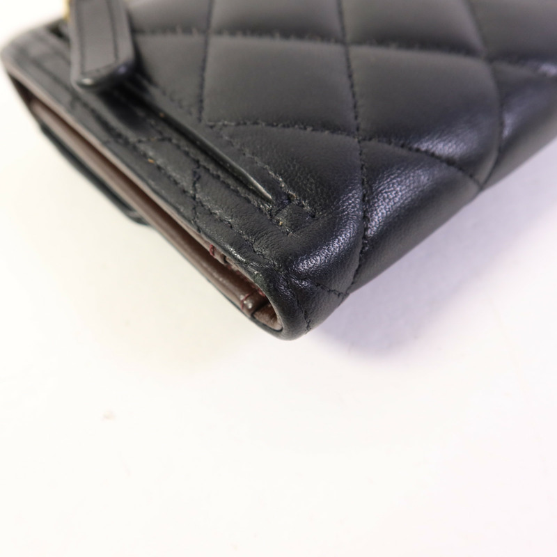 CHANEL 羊皮皮革Trifold Wallet金扣錢包-12