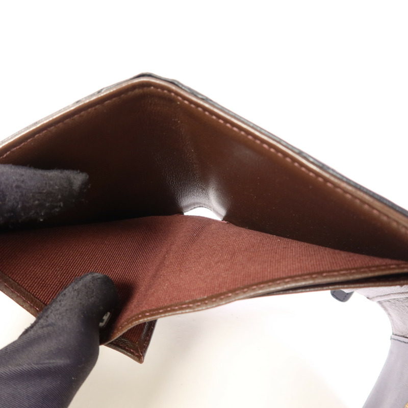 CHANEL 羊皮皮革Trifold Wallet金扣錢包-13