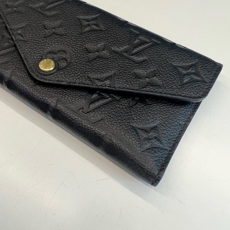 LV黑色全皮壓紋長夾錢包-3