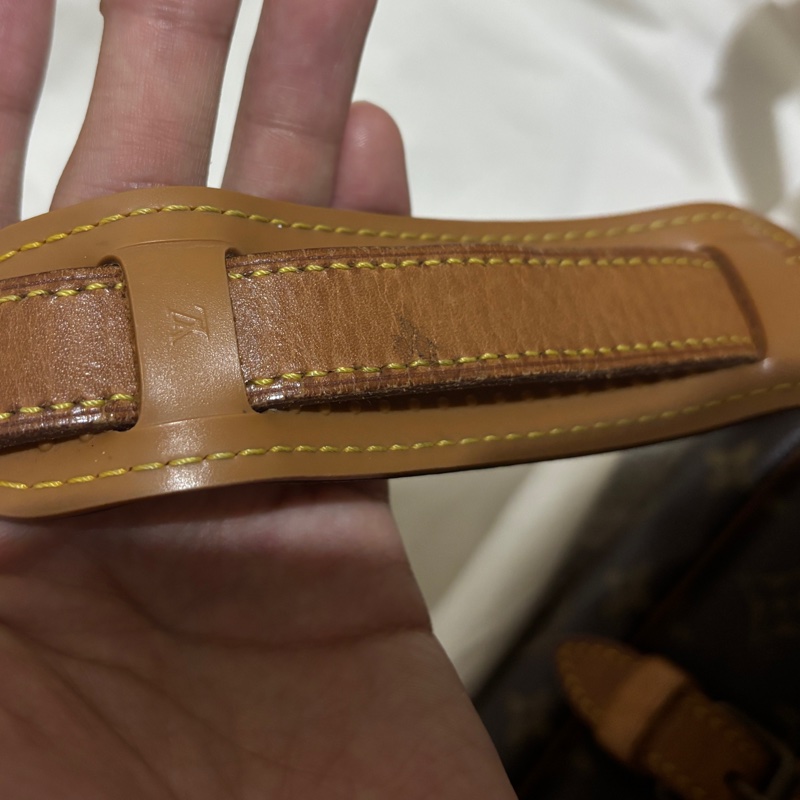 LV 雙子星 Louis Vuitton saumur 雙面馬鞍包-9