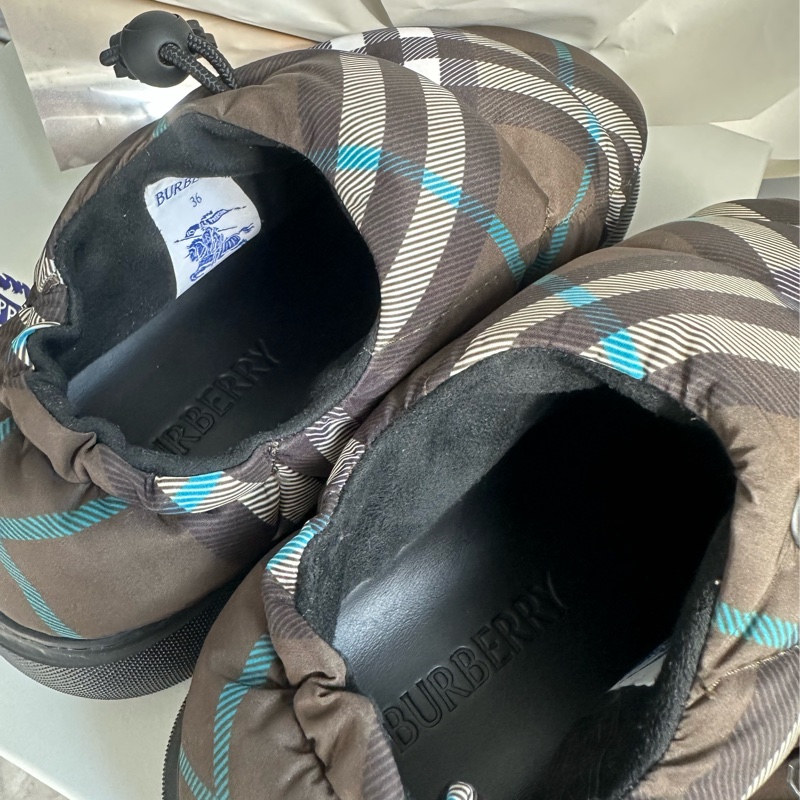 全新Burberry經典格紋鞋（原價$34900）-3