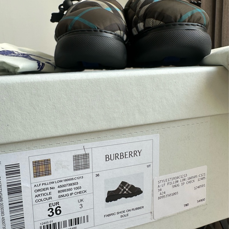 全新Burberry經典格紋鞋（原價$34900）-5