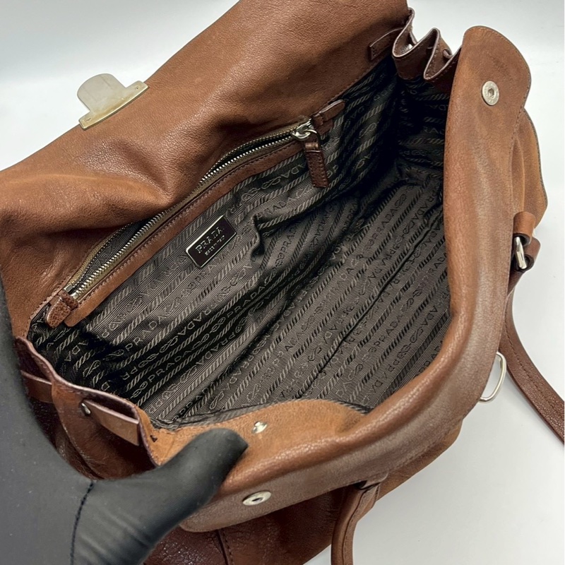 🏷️ Prada 咖啡色牛皮Hobo-10